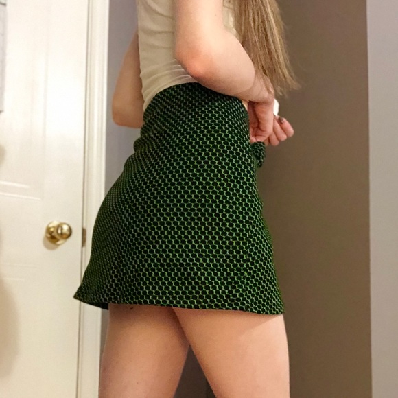 Brand New Zara Green Patterned Mini Skirt - Picture 3 of 4